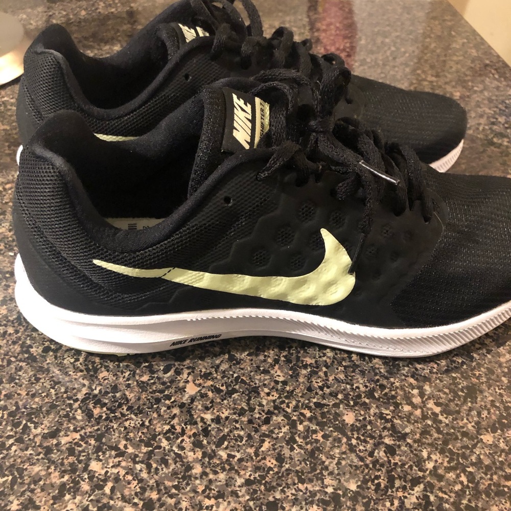 Shoes - Picture 6 of 11